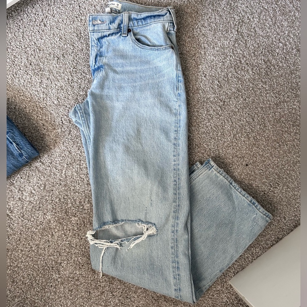 Abercrombie baggy low rise light wash jean